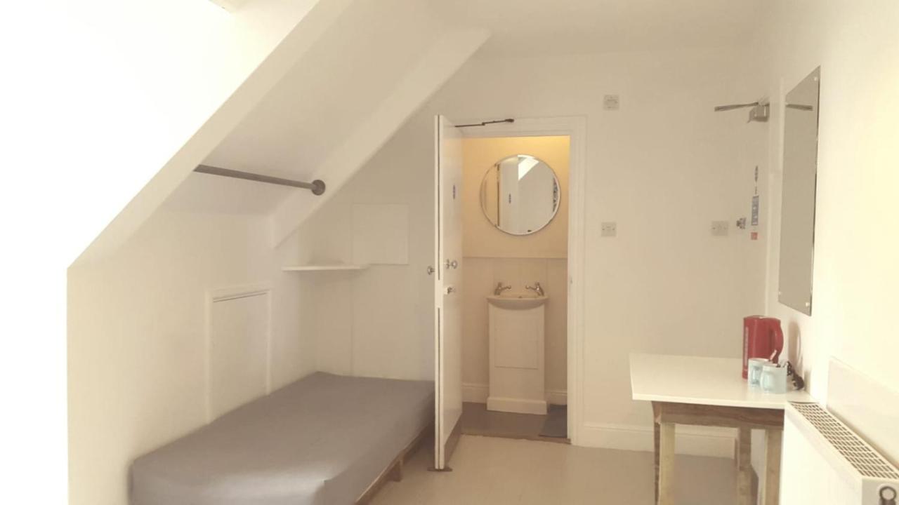 Palace Surf Hostel
