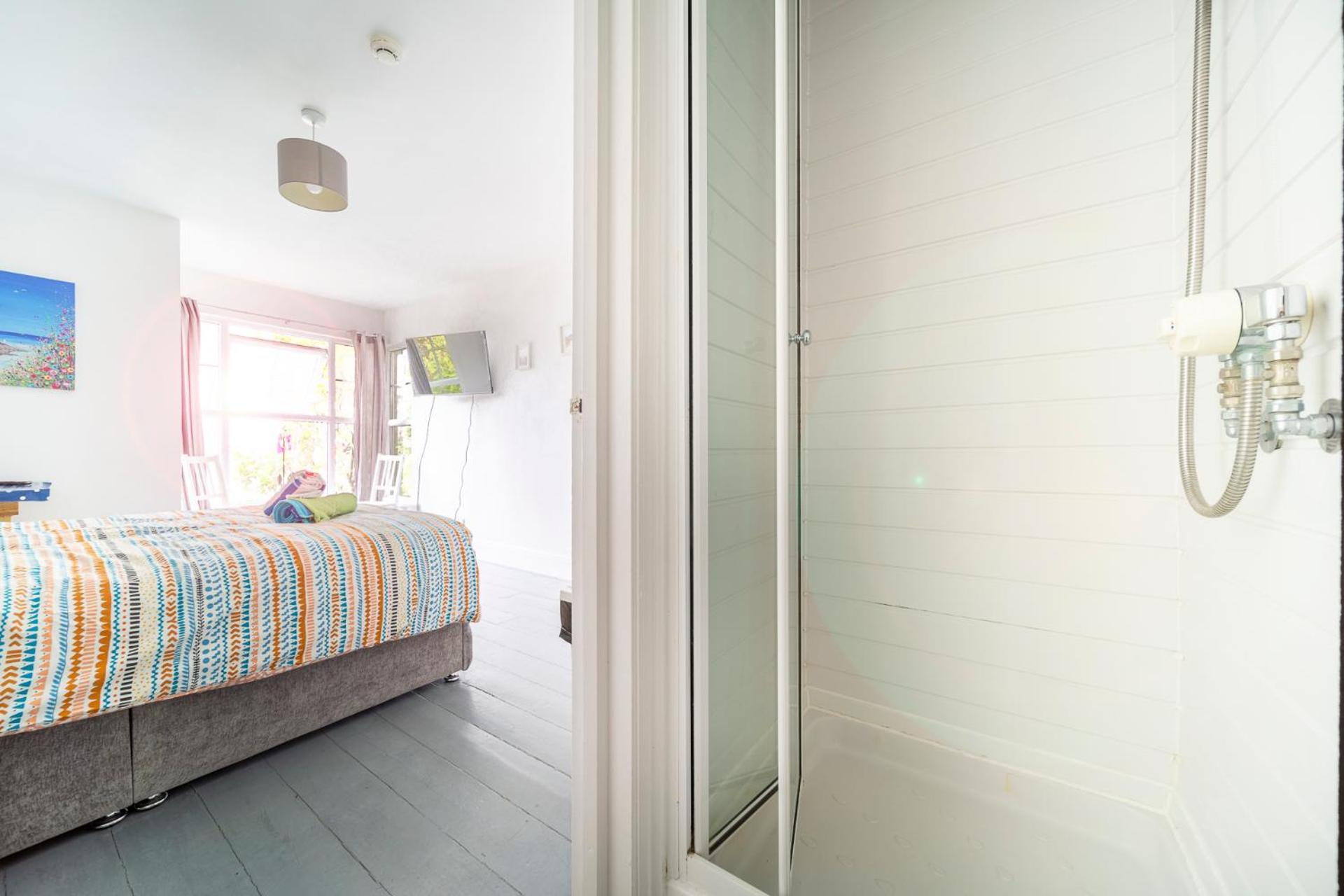 Palace Surf Hostel