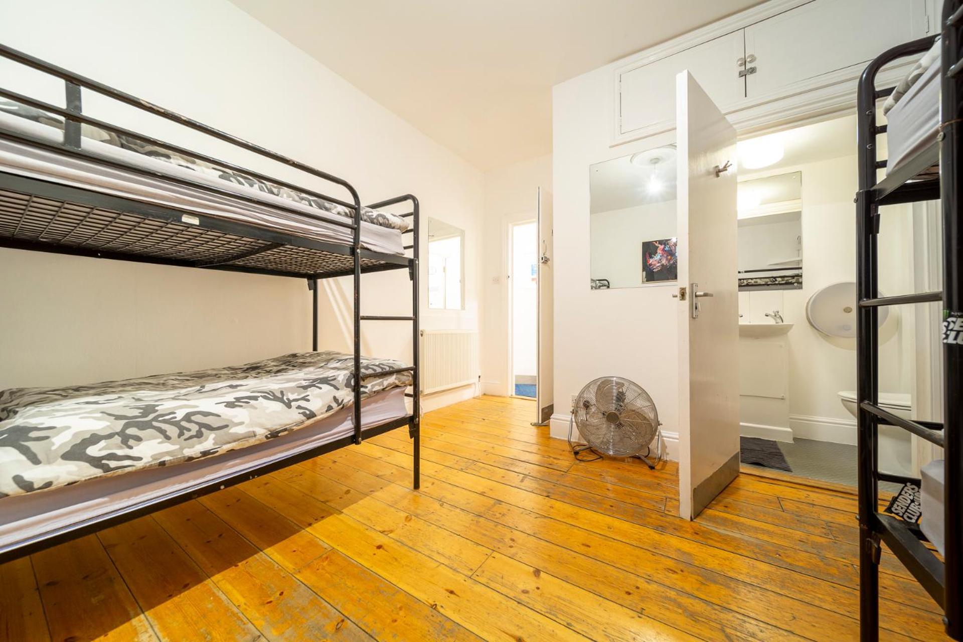 Palace Surf Hostel New Quay